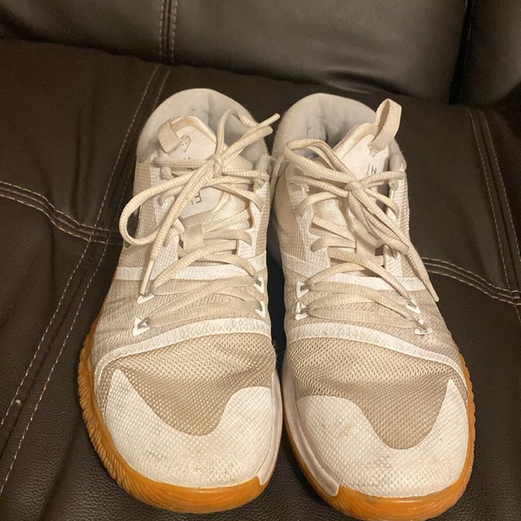 Men’s Nike ZOOM shoes - Picture 2 of 3